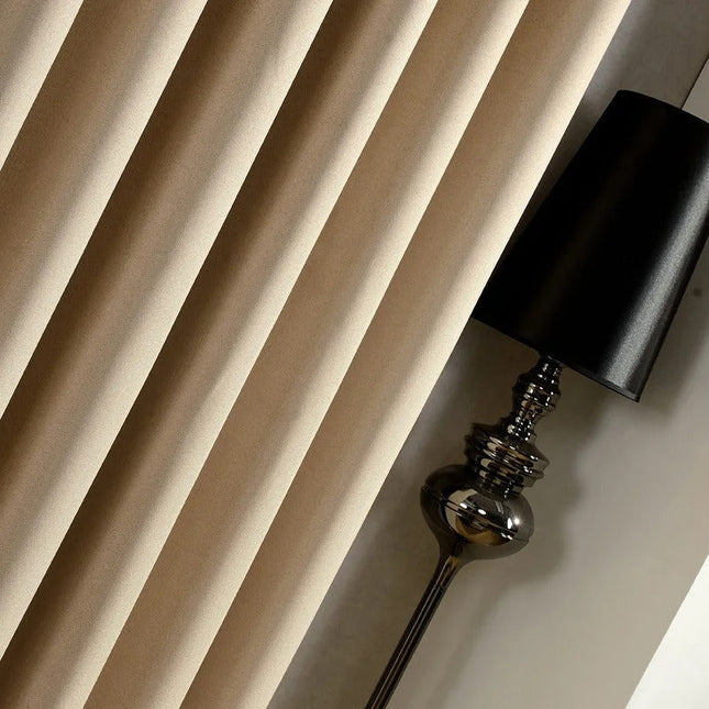 Cortina opaca lisa beige para salón