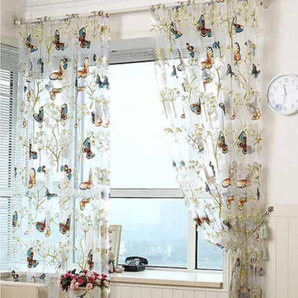 Visillo infantil con mariposas bordadas