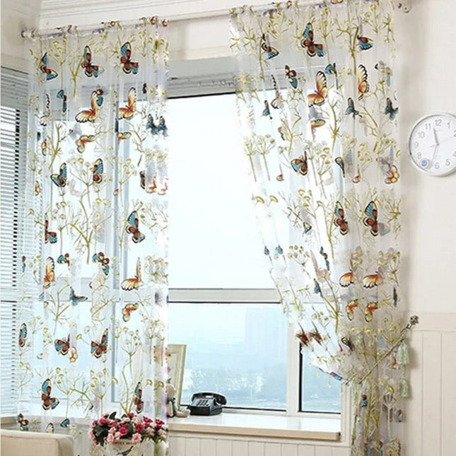 Visillo infantil con mariposas bordadas