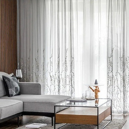 Visillo bordado con ramas de árbol