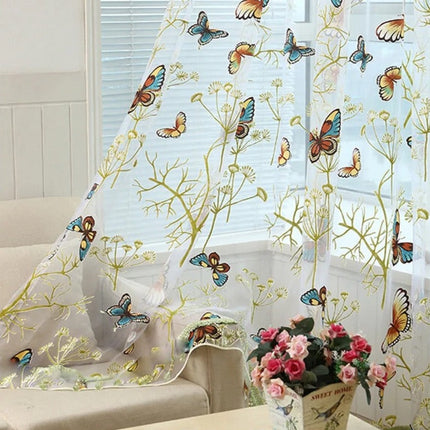 Visillo infantil con mariposas bordadas