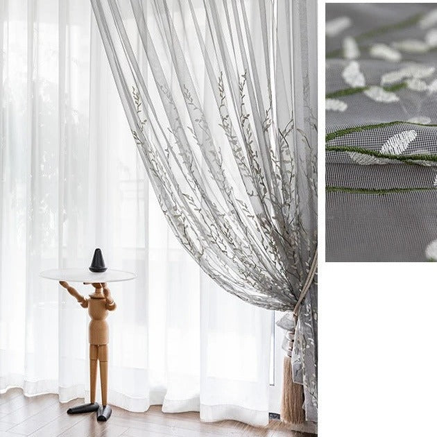 Visillo bordado con ramas de árbol