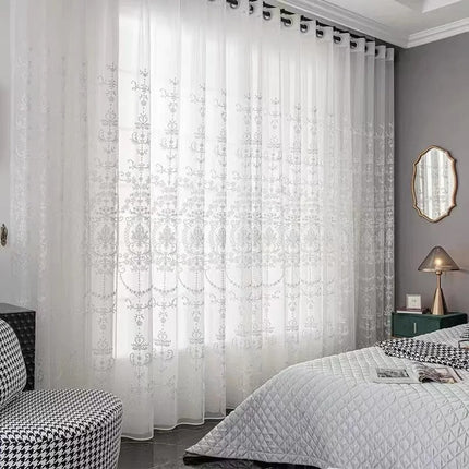 Visillo blanco con estampado estilo damasco