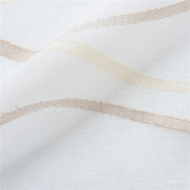 Visillo moderno con líneas onduladas