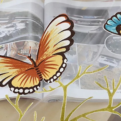 Visillo infantil con mariposas bordadas