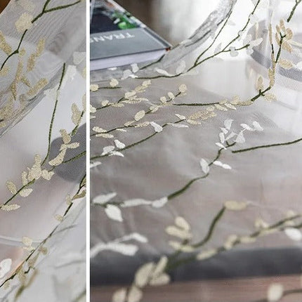 Visillo bordado con ramas de árbol