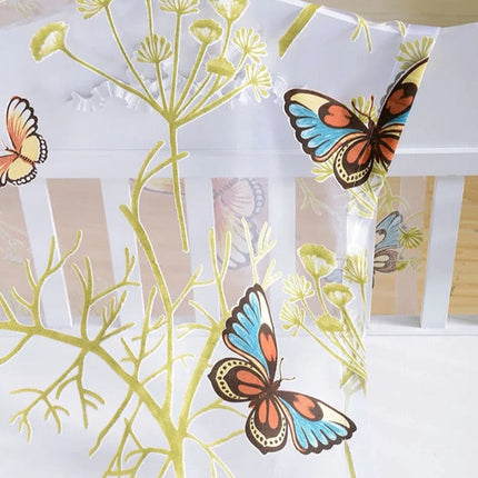 Visillo infantil con mariposas bordadas