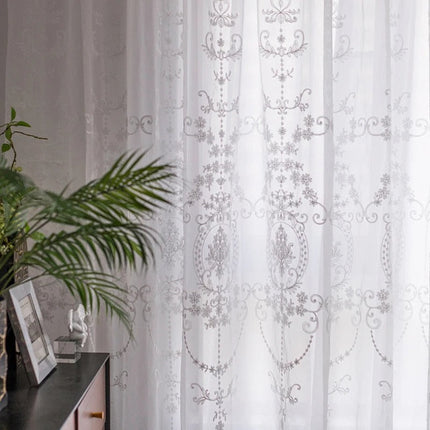 Visillo blanco con estampado estilo damasco
