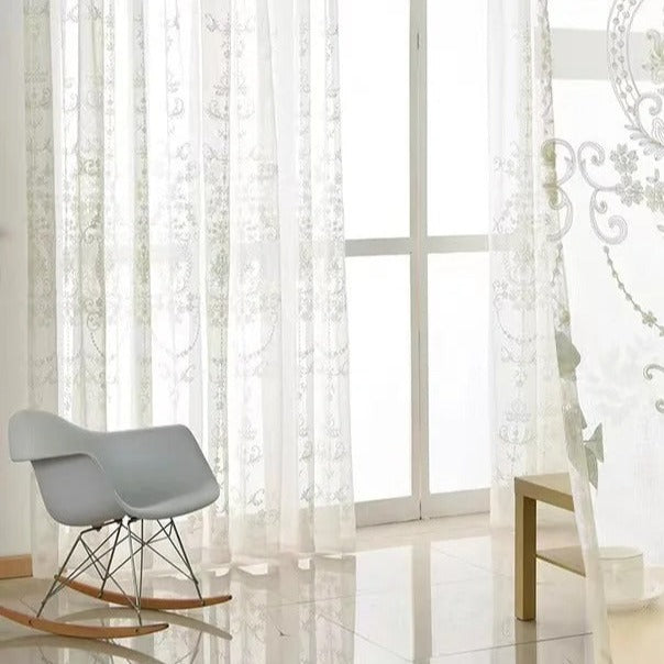 Visillo blanco con estampado estilo damasco