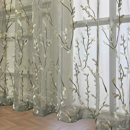 Visillo bordado con ramas de árbol