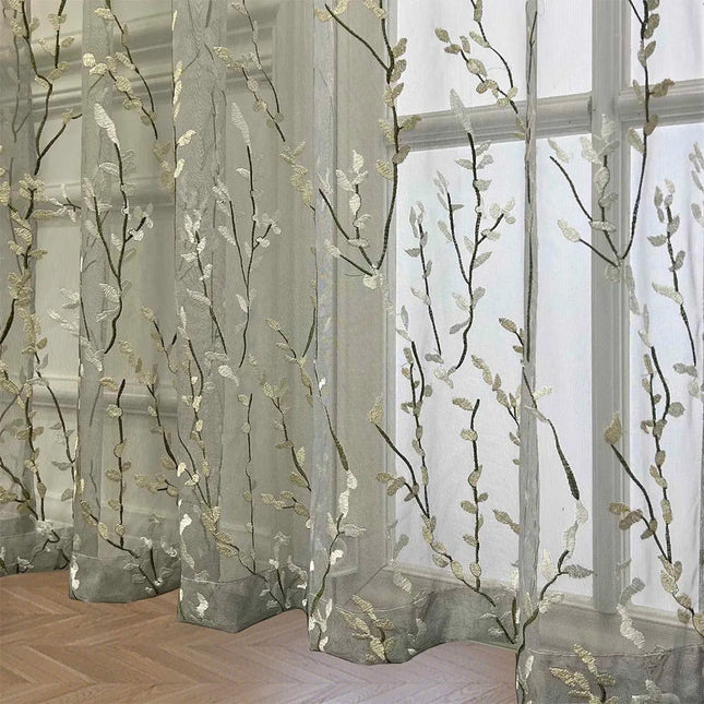 Visillo bordado con ramas de árbol
