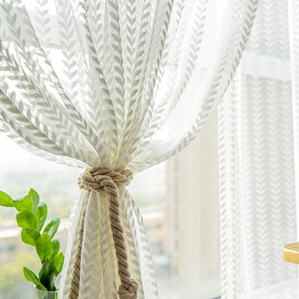 Visillo blanco con patrón de espiga