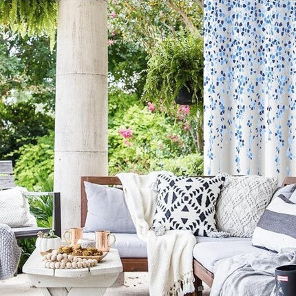 Cortina exterior con estampado floral azul