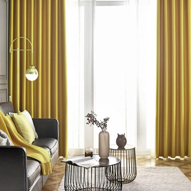 Cortina opaca para salón color ocre